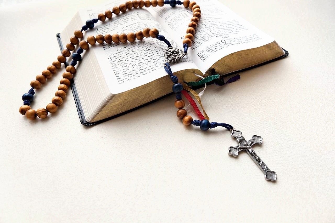 St Joseph & Child Jesus Olive Wood Rosary — image 1 of 7
