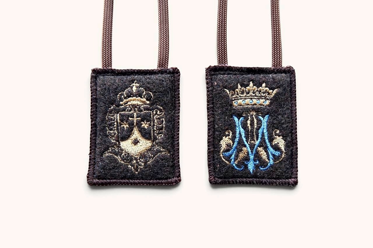 Brown Scapular of Our Lady of Mount Carmel – Carmelite & Crowned Marian Design (Small)