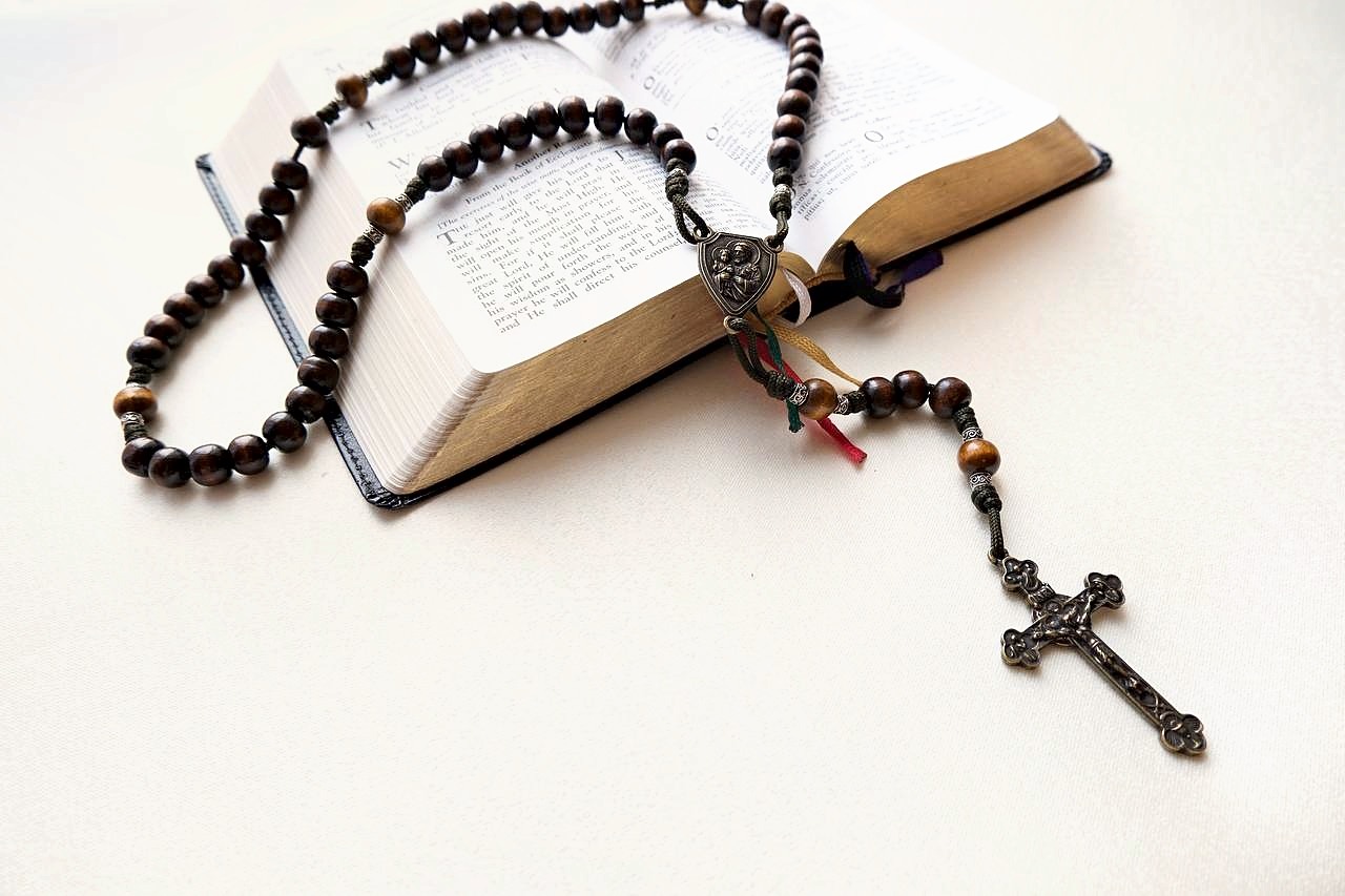 St Joseph & Child Jesus Wooden Rosary — image 1 of 7